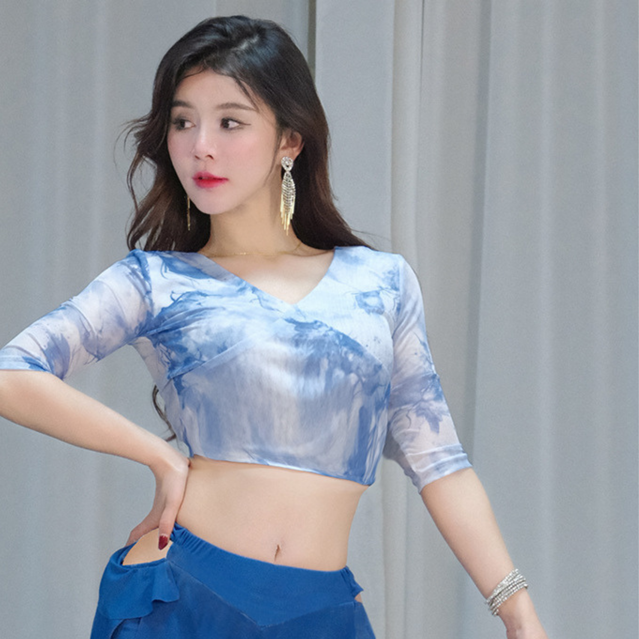 ベリーダンス　レッスンウェア　Vネックフラワー