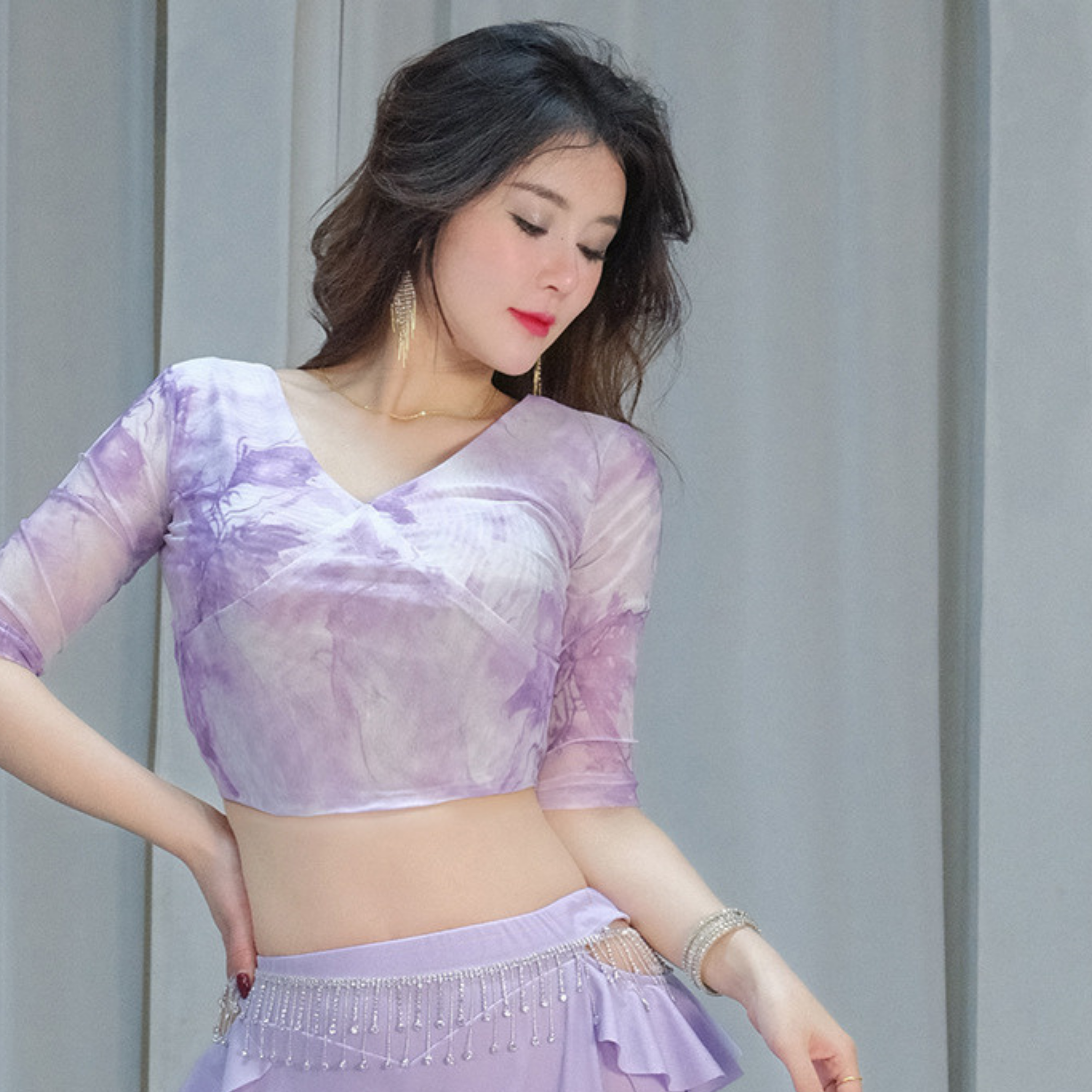 ベリーダンス　レッスンウェア　Vネックフラワー