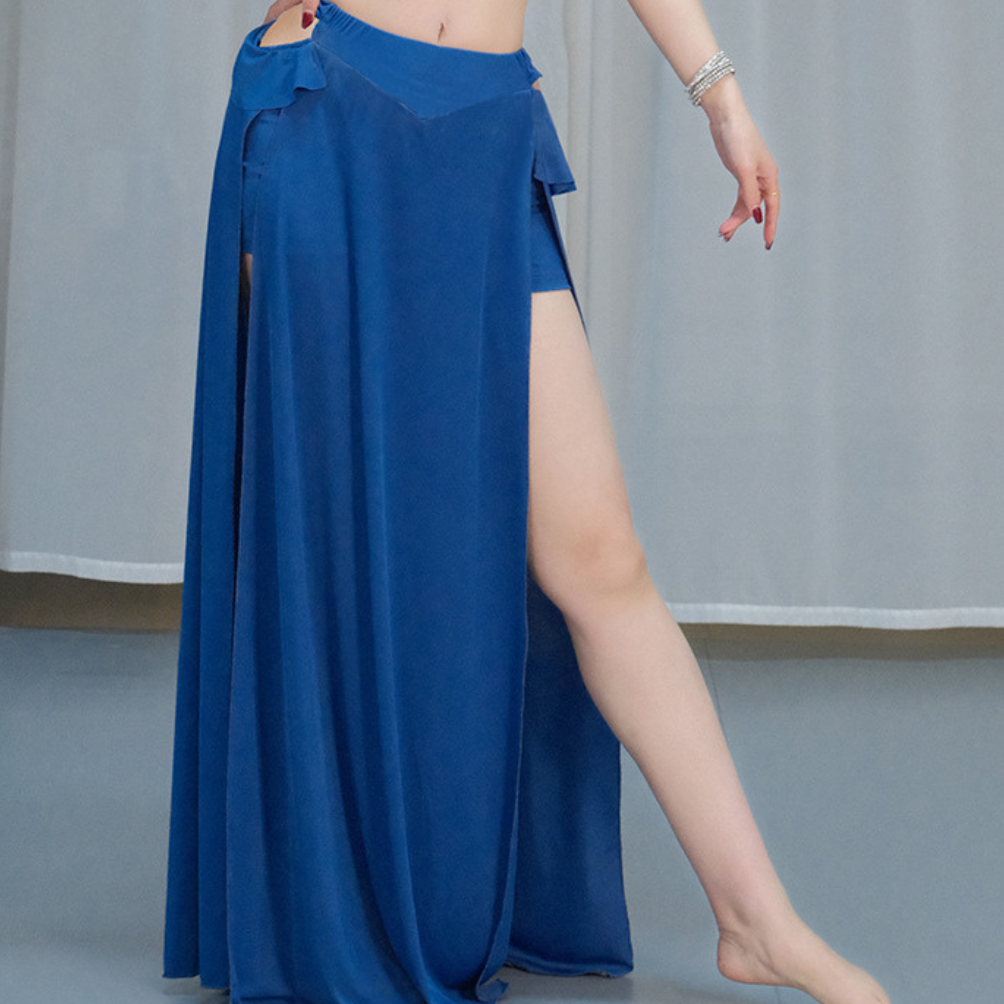 ベリーダンス　レッスンウェア　Vネックフラワー