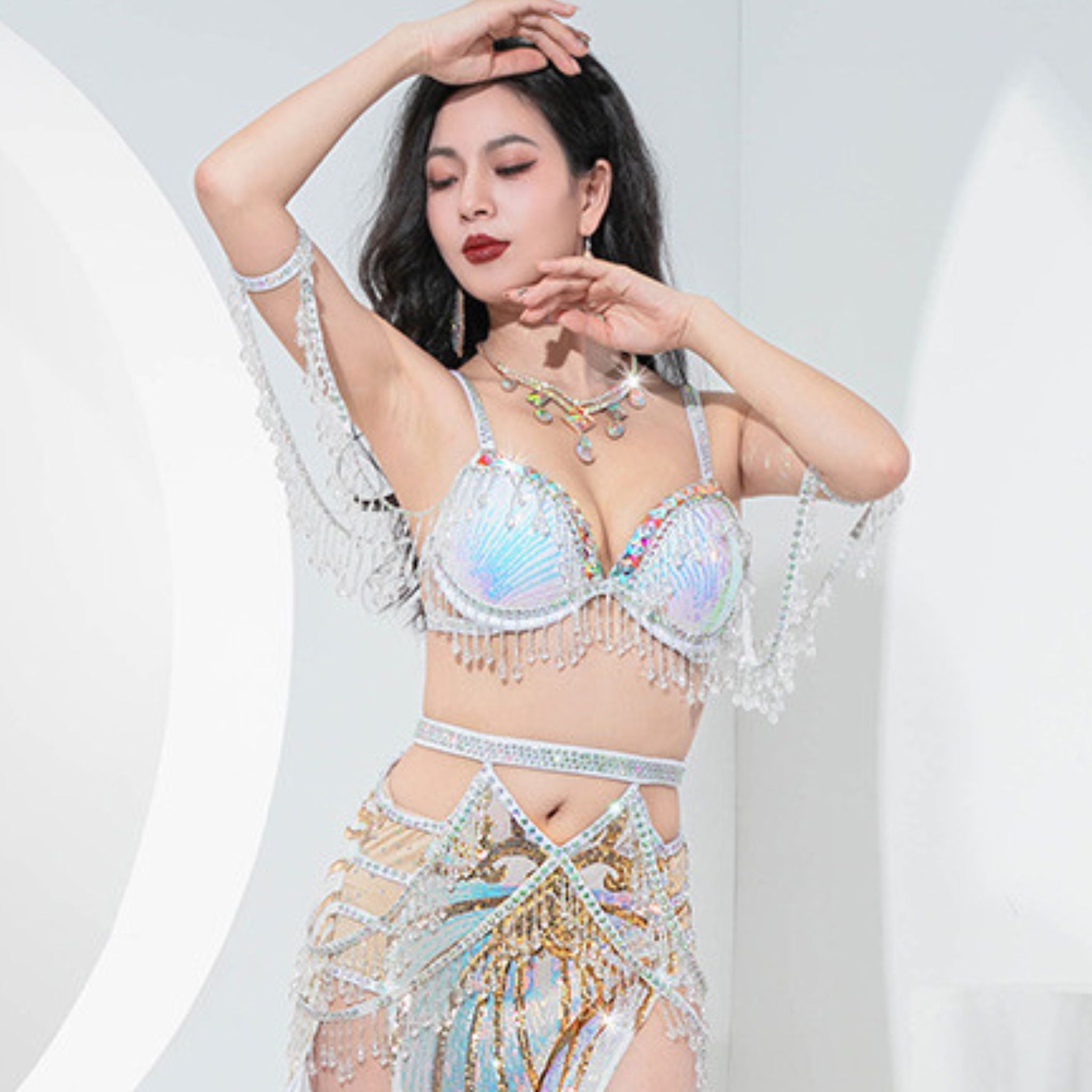 ベリーダンスコスチューム　レディース　ビーズクリスタル　ダンスコスチュームウェアセット　セクシー　ベリーダンス服 ベリーダンスコスチューム クリスタルビーズ ブラック ホワイト