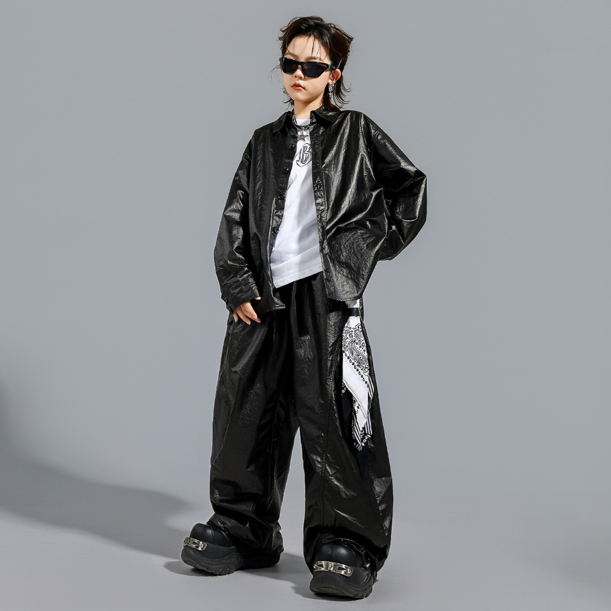 STREET ブラックシャイニー ワイドパンツセットアップ キッズダンス衣装