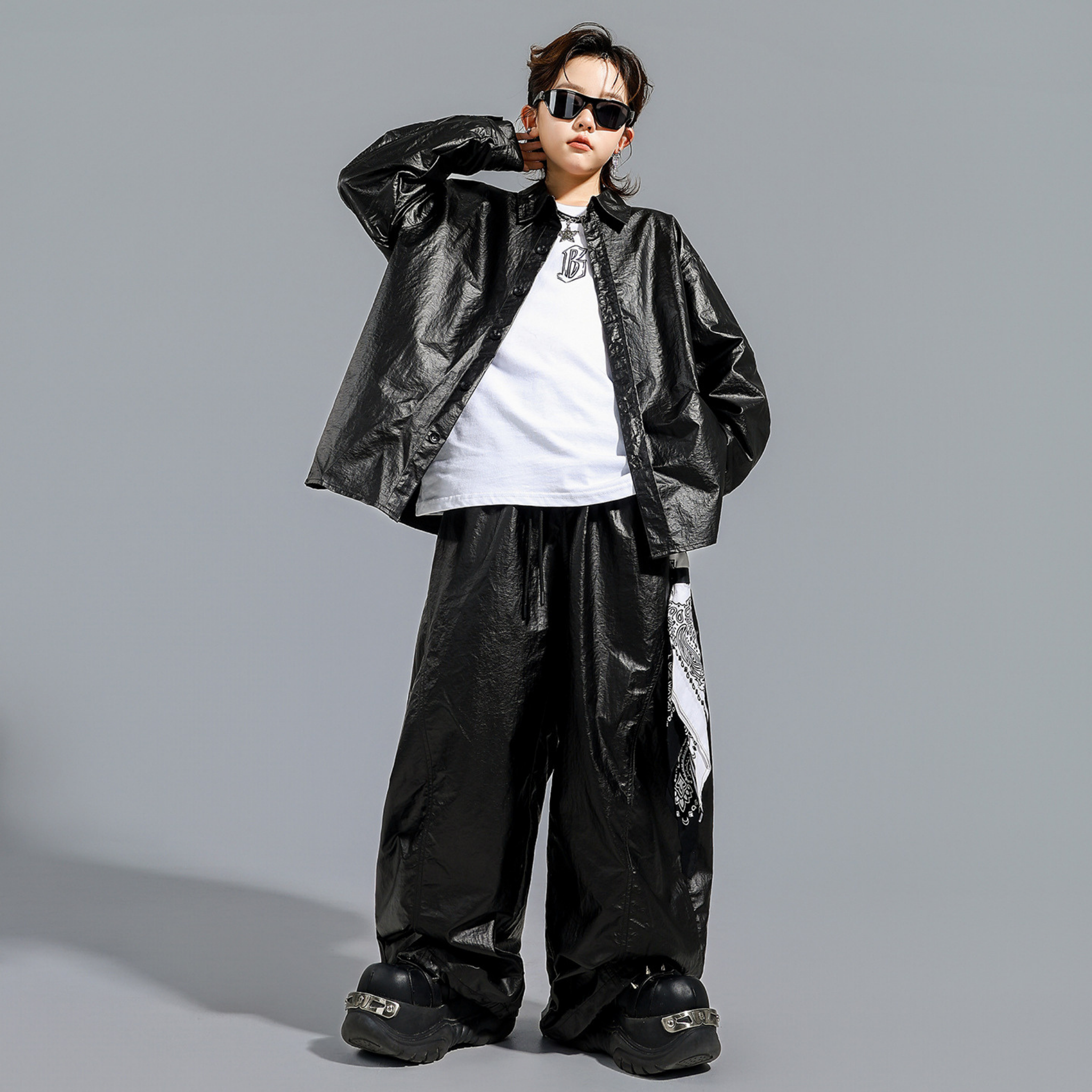 STREET ブラックシャイニー ワイドパンツセットアップ キッズダンス衣装