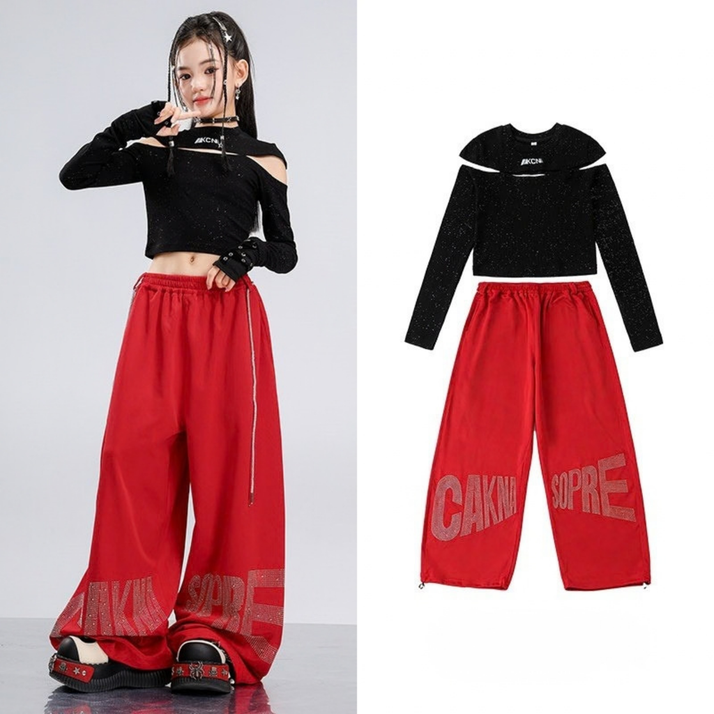 ブラックグリッタートップス レッドワイドパンツ セットアップ ディテール